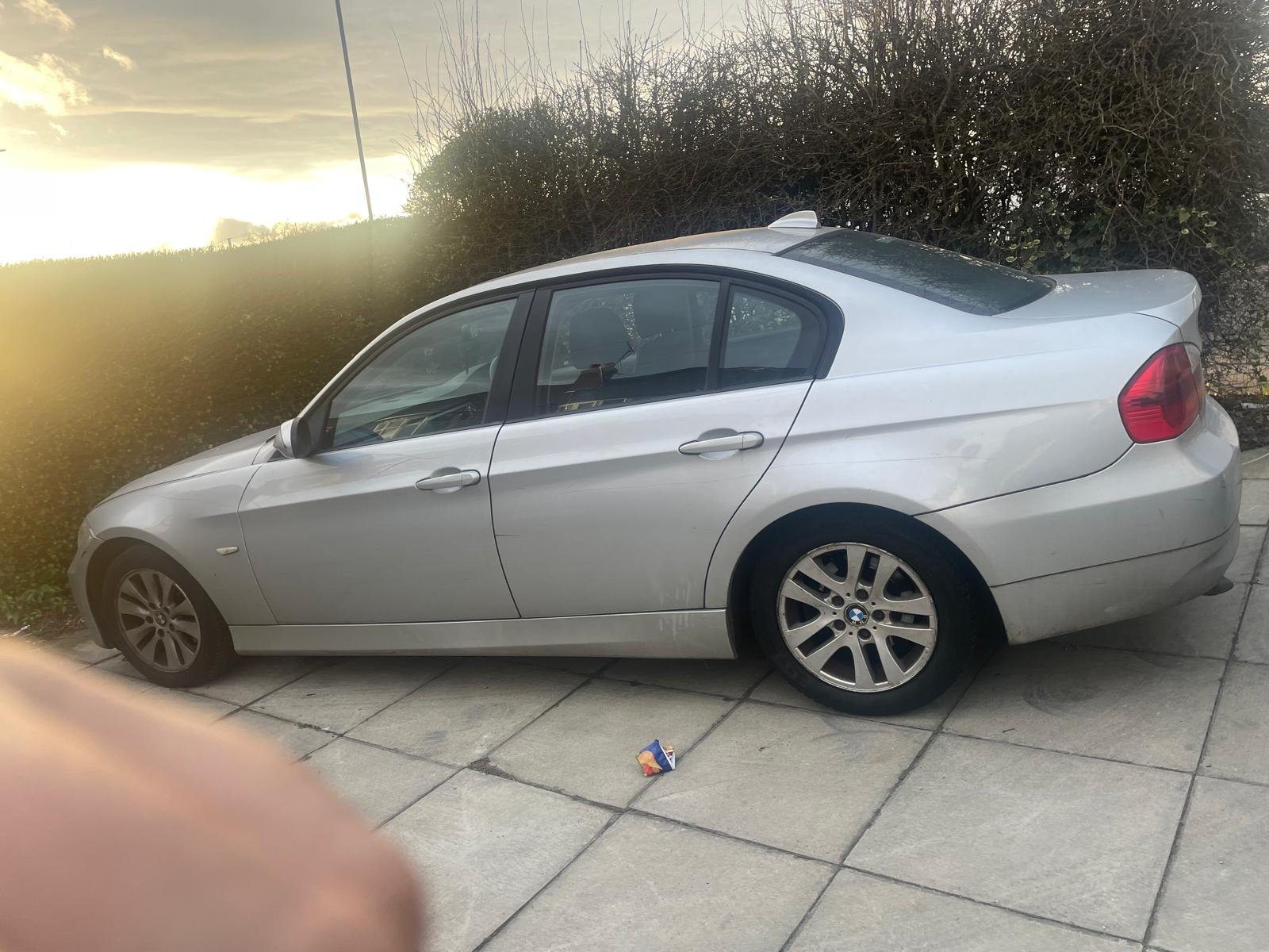 
								BMW 320D Se Auto 2007 full									