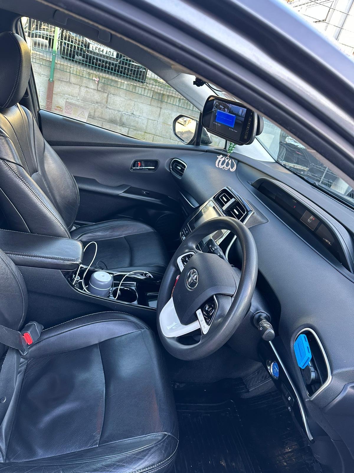 
								Toyota Prius Active Vvt-I Cvt 2017 full									