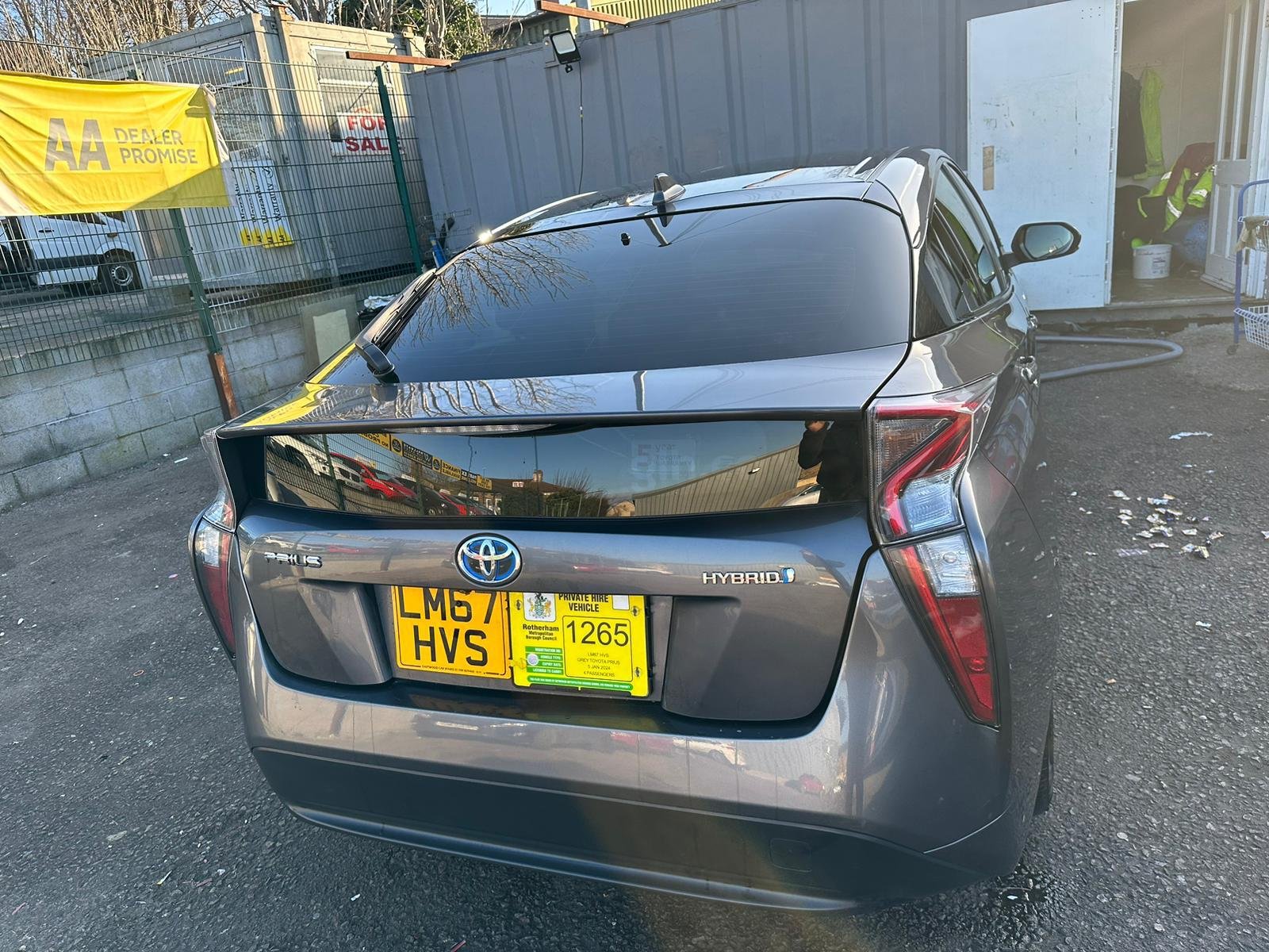 
								Toyota Prius Active Vvt-I Cvt 2017 full									