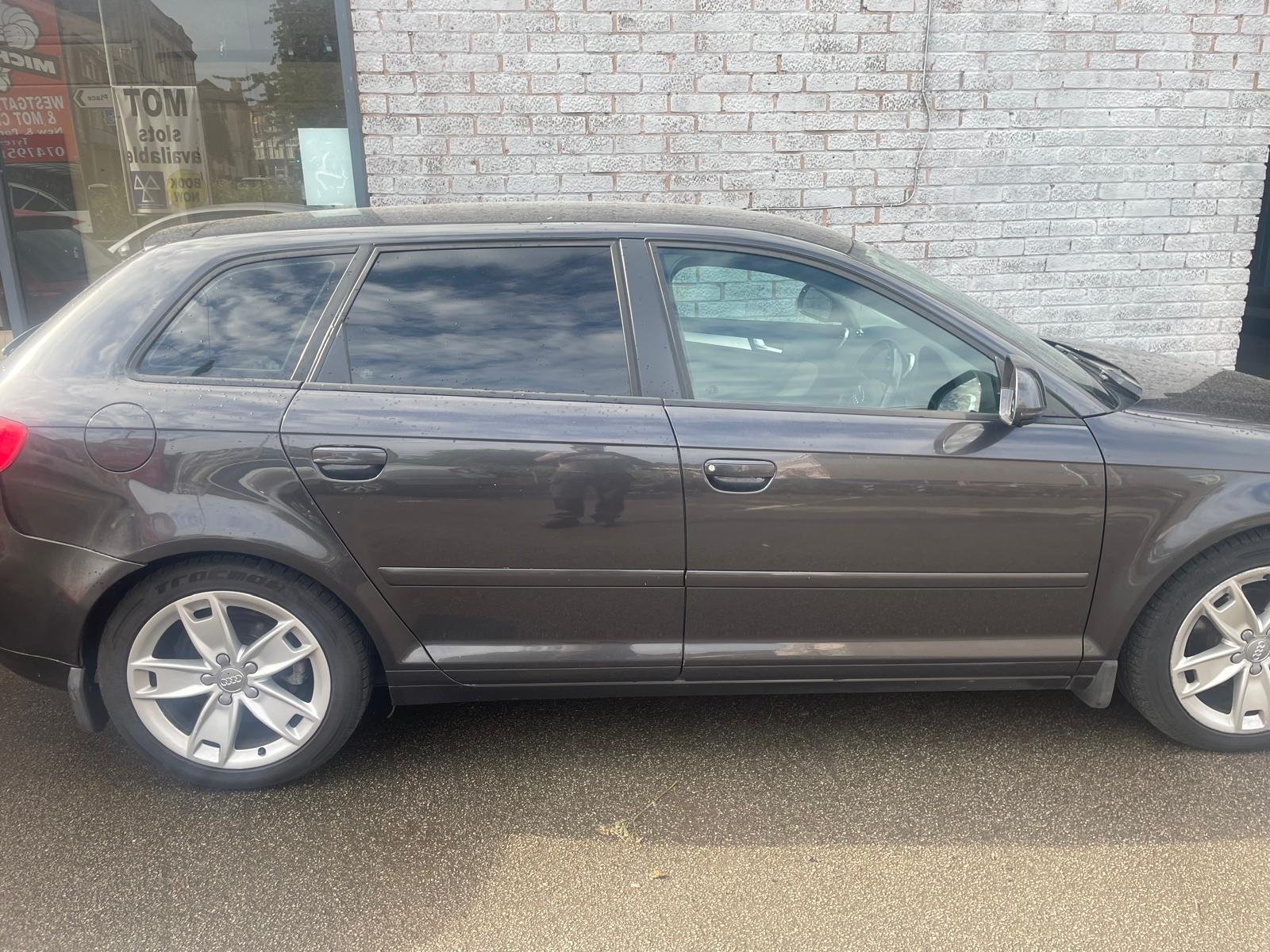 
								AUDI A3 Sportback E Sport TDI 2009 full									