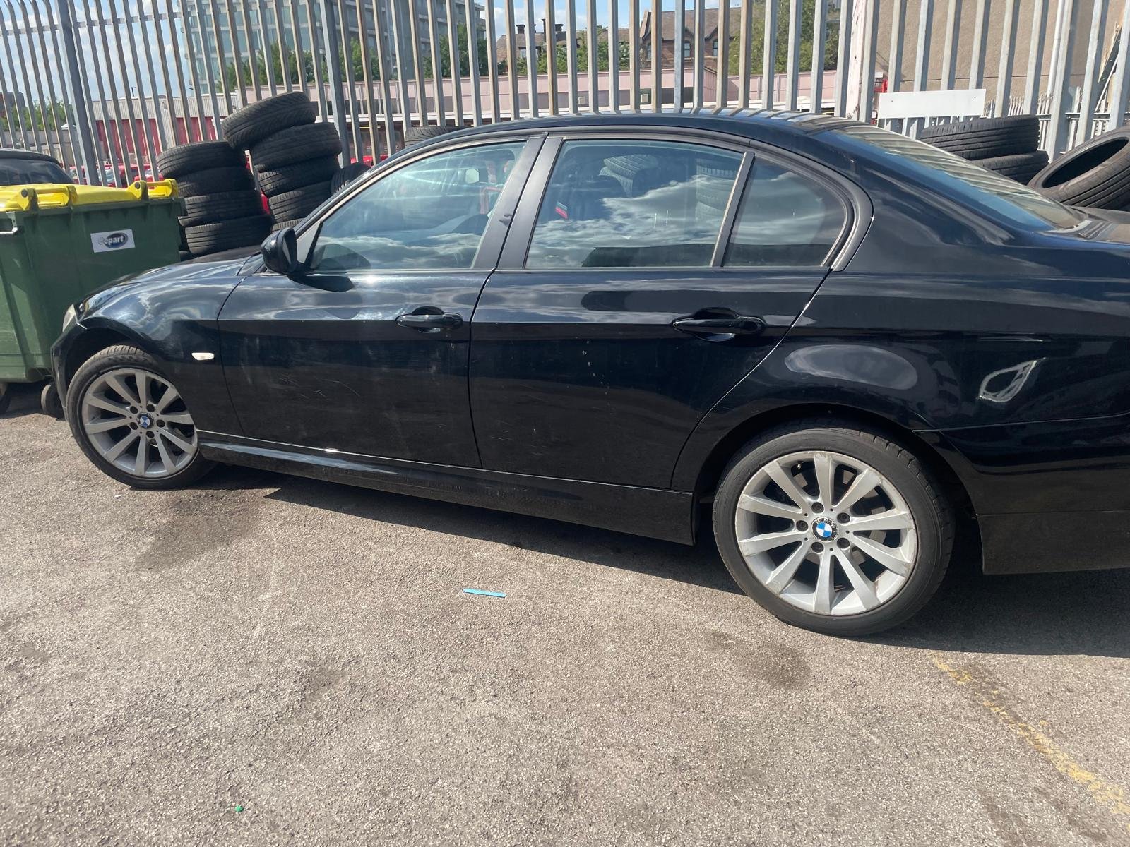 
								BMW 3 Series full									