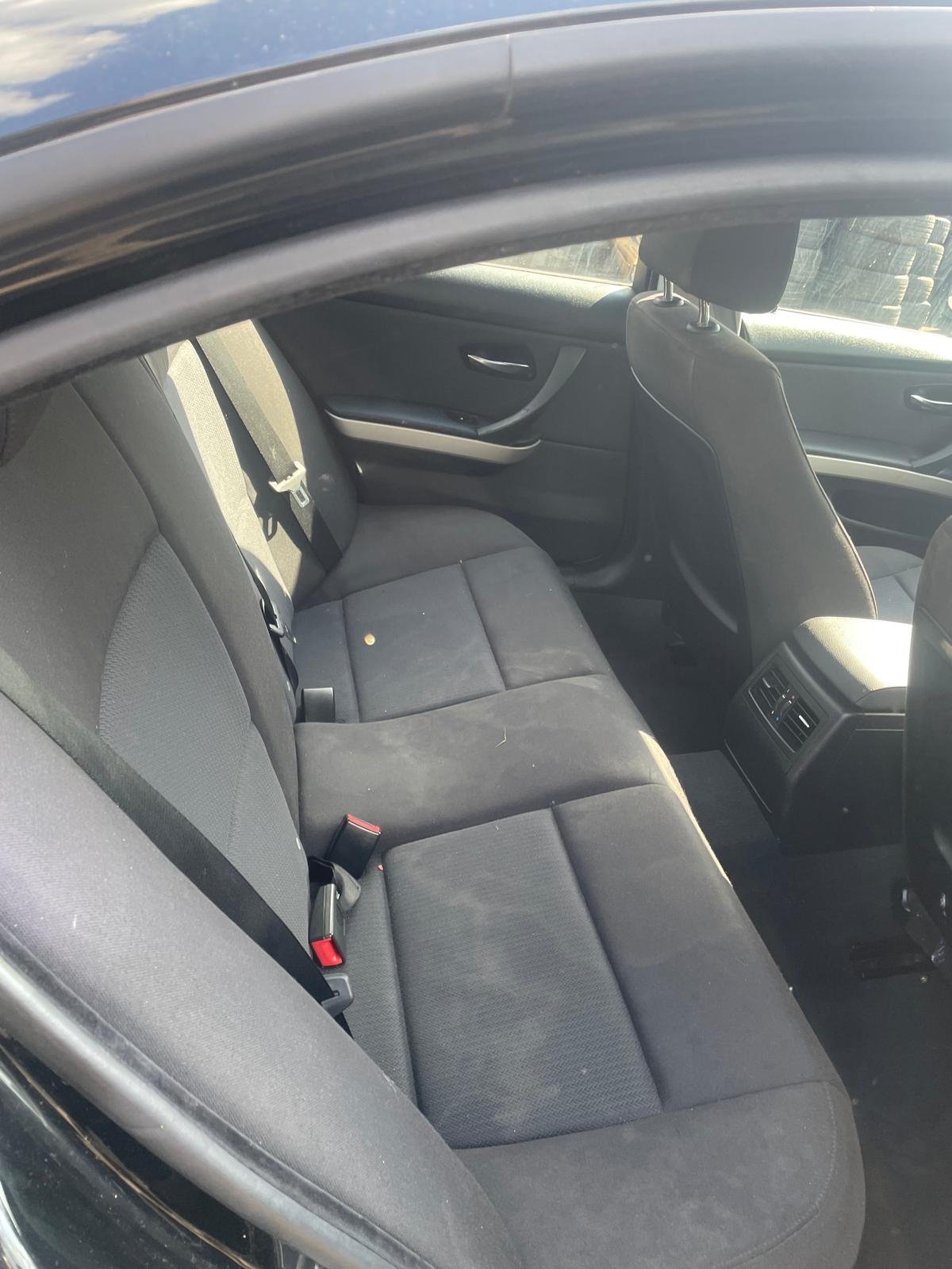
								BMW 3 Series full									