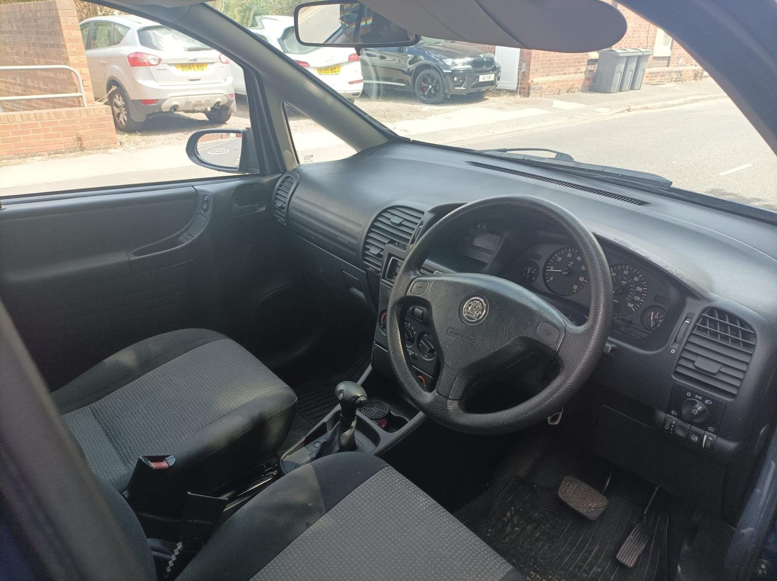 
								Volkswagen Passat 2009 full									