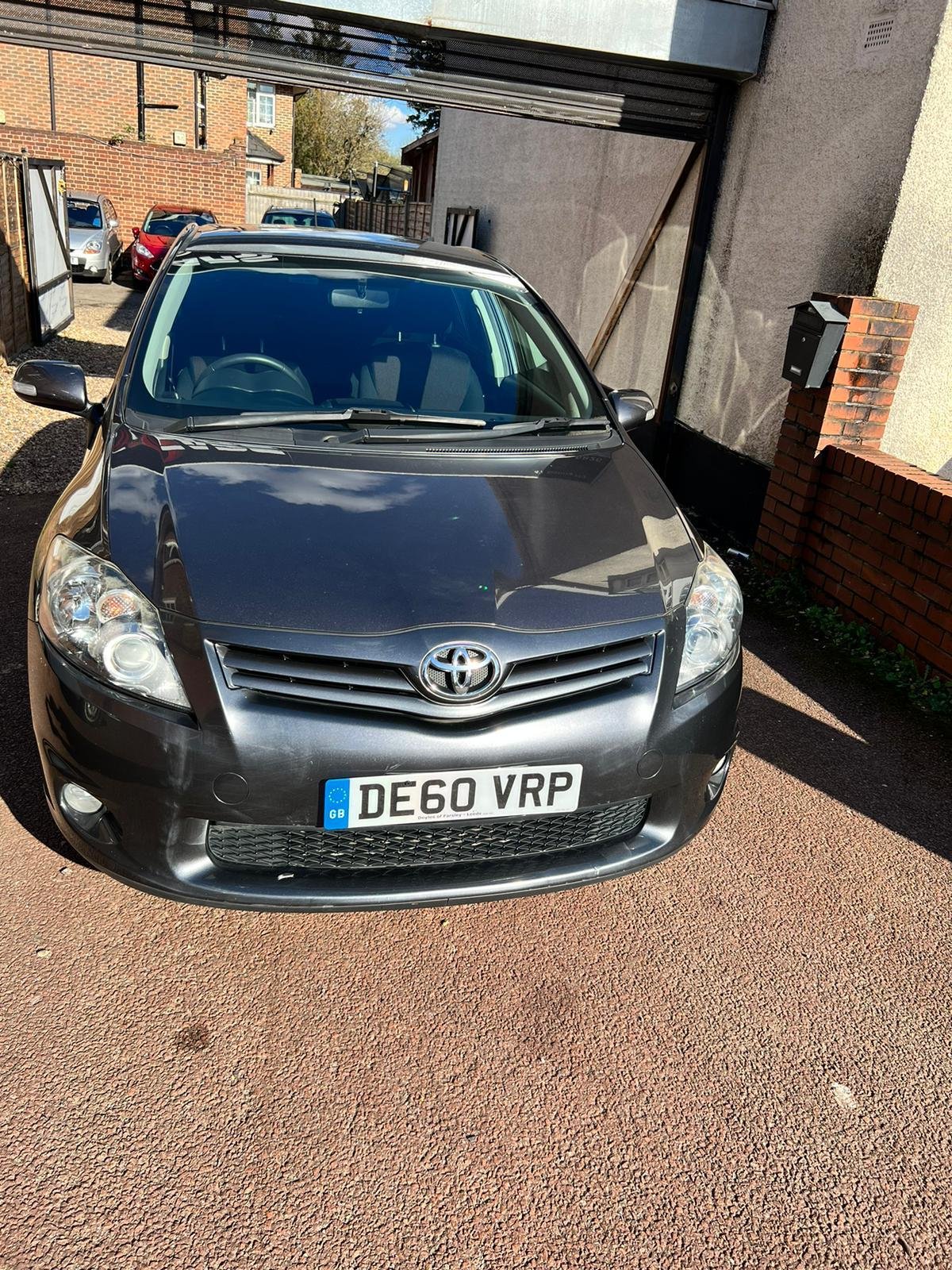 
								Toyota Auris SR Valvematic 2010 full									