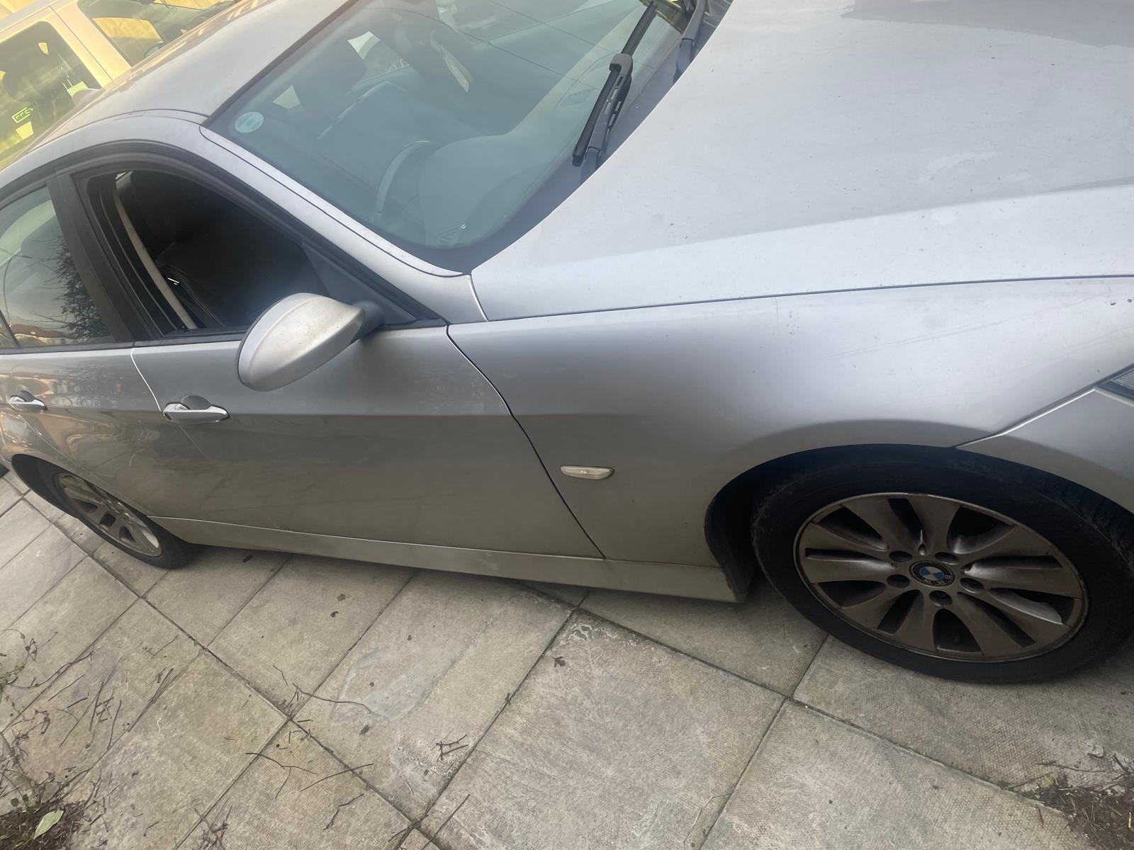 
								BMW 320D Se Auto 2007 full									