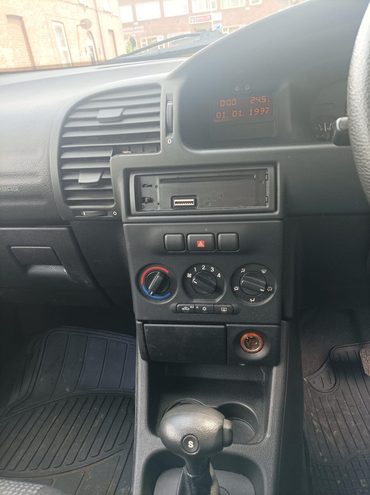 
								Vauxhall Zafira 2004 full									