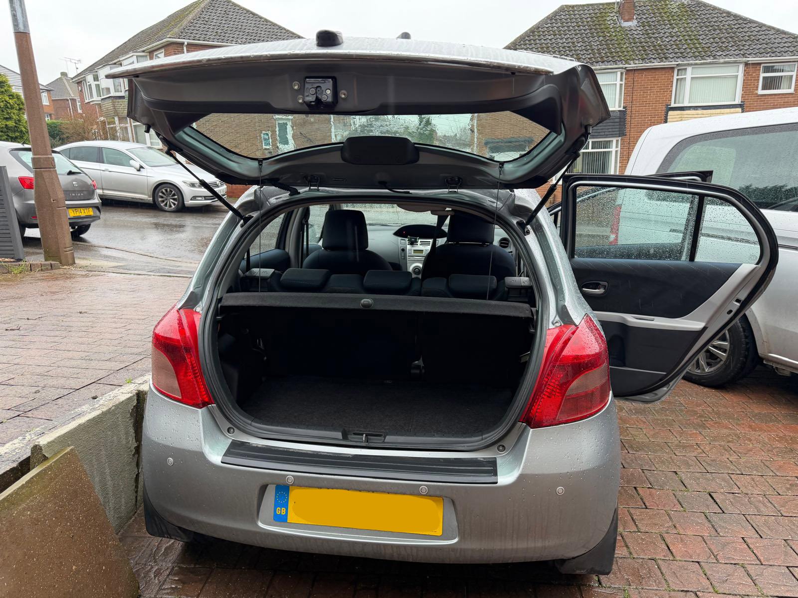 
								Toyota Yaris TR D-4d S-A 2008 full									