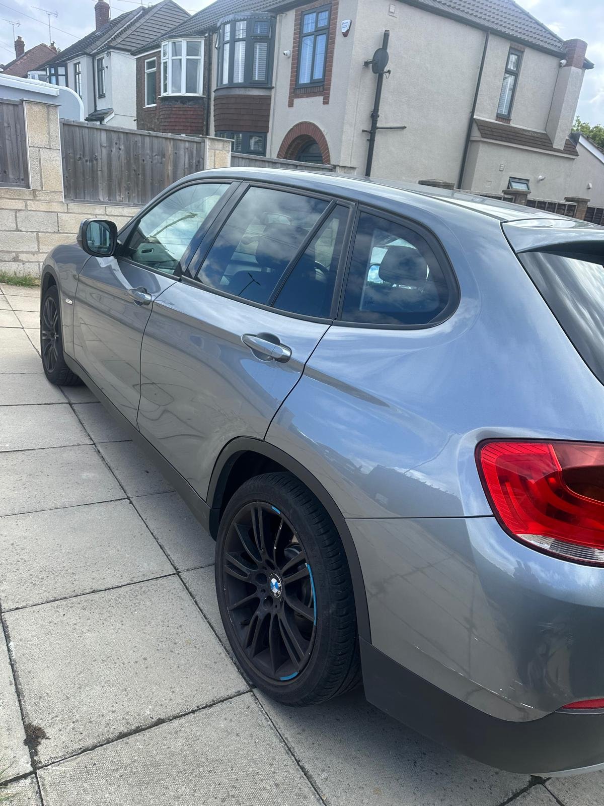 
								BMW X1 sDrive 2010 full									