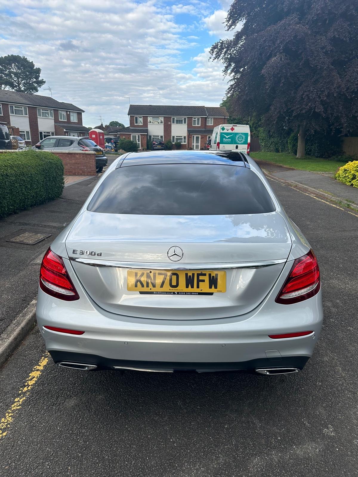 
								Mercedes Benz E 300 AMG LN Night ED Prem+D A full									