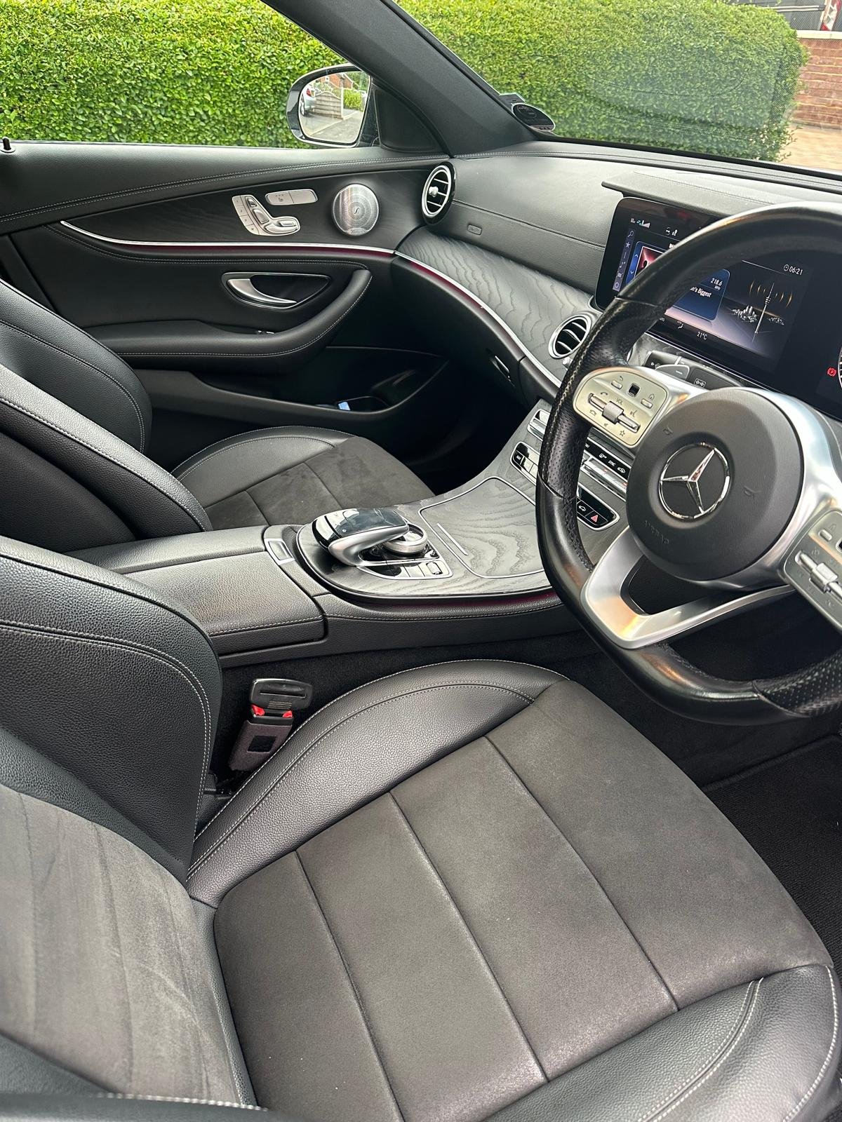 
								Mercedes Benz E 300 AMG LN Night ED Prem+D A full									