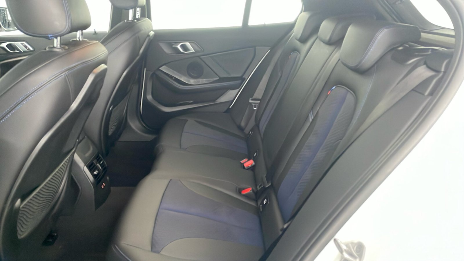
								BMW 1 Series 1.5 116D M Sport 2023 full									