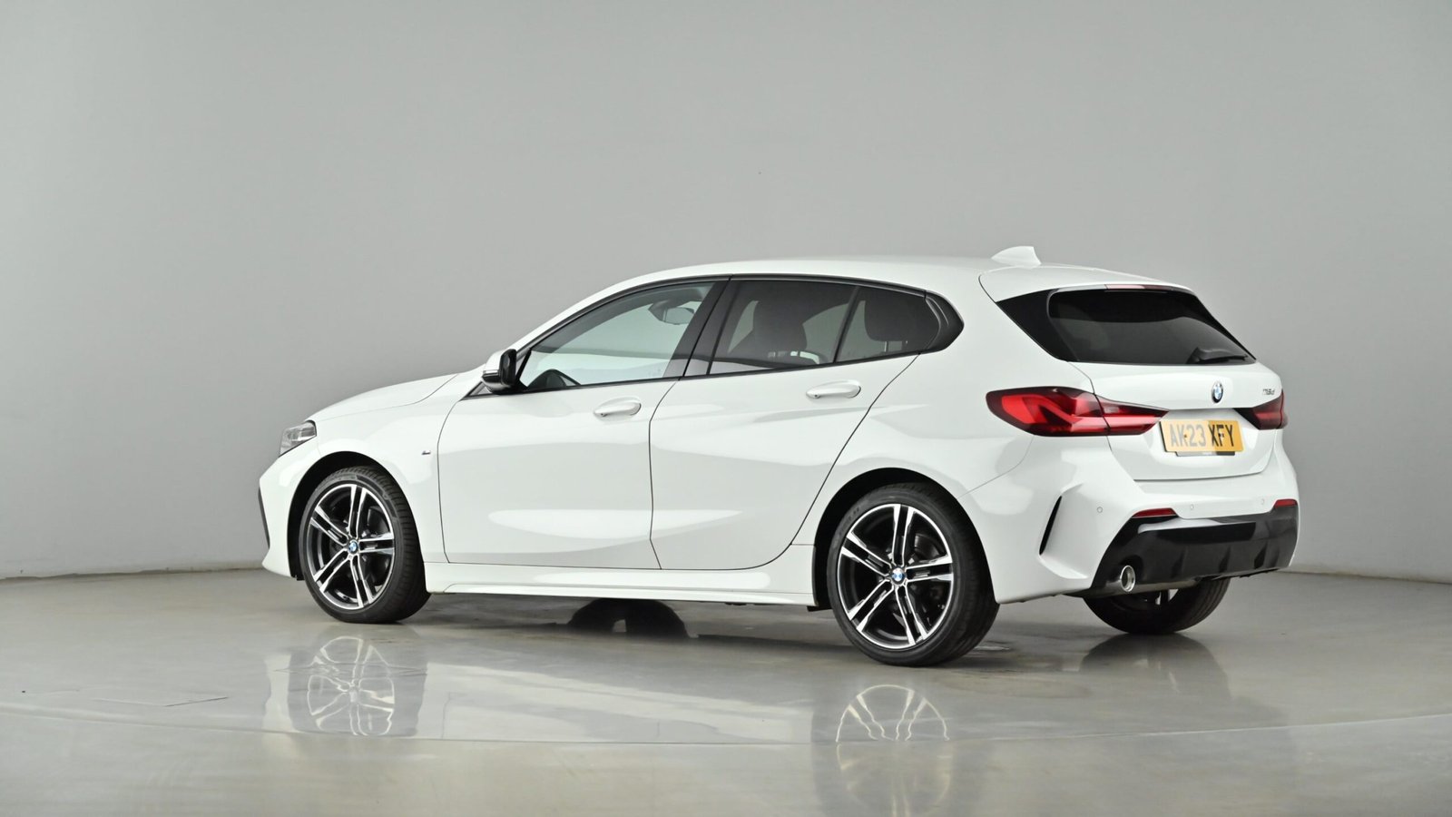
								BMW 1 Series 1.5 116D M Sport 2023 full									