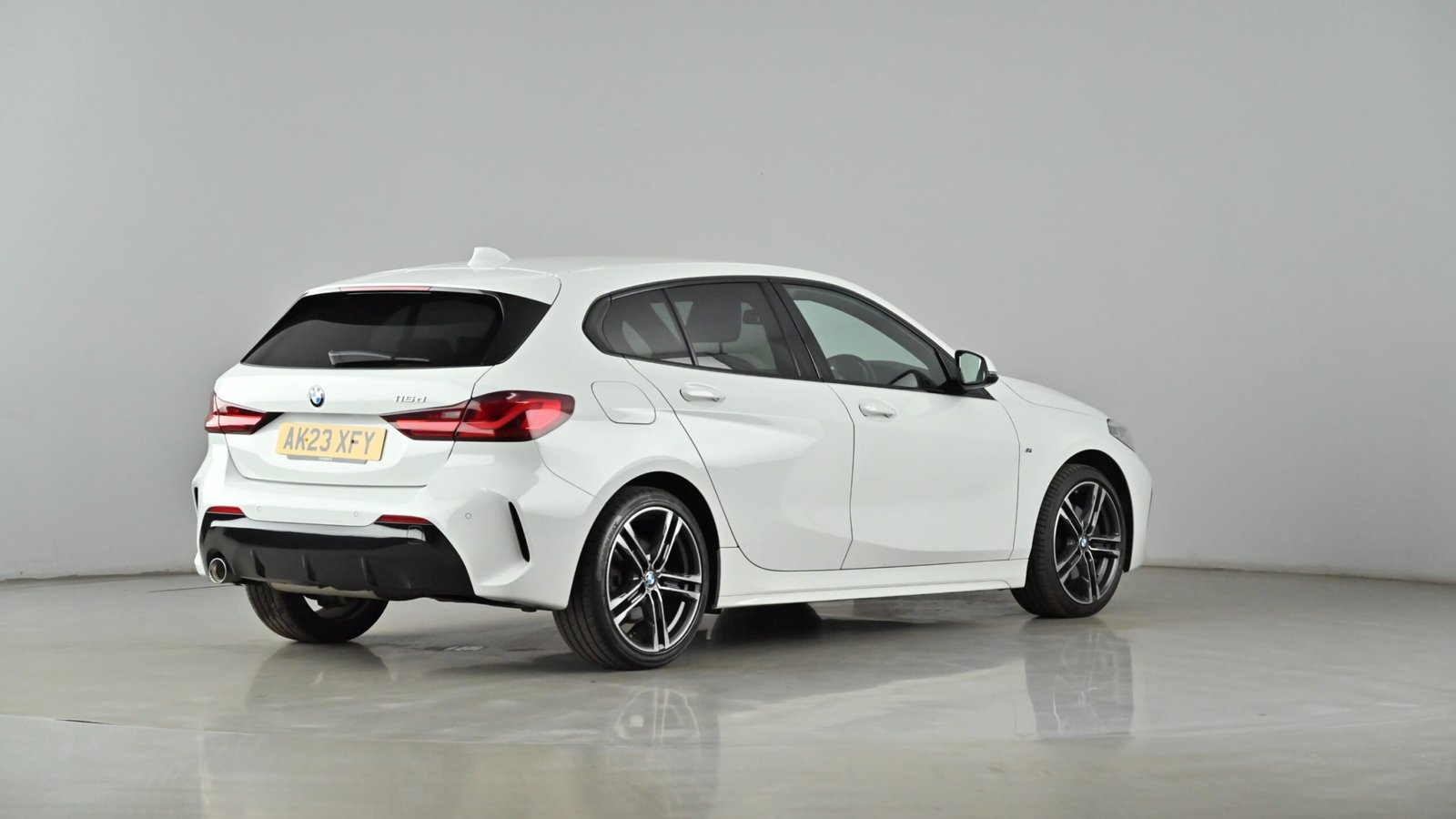 
								BMW 1 Series 1.5 116D M Sport 2023 full									